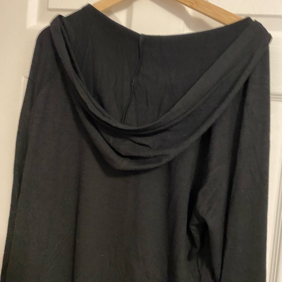 Cozy black lace up sweater from Gap - Picture 2 of 4